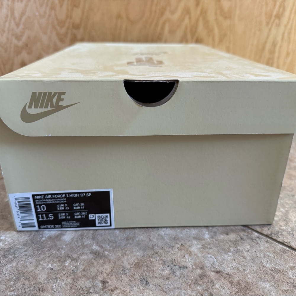 Billie Eilish Nike Air Force 1 High ‘07 SP Forest Green - Picture 5 of 6